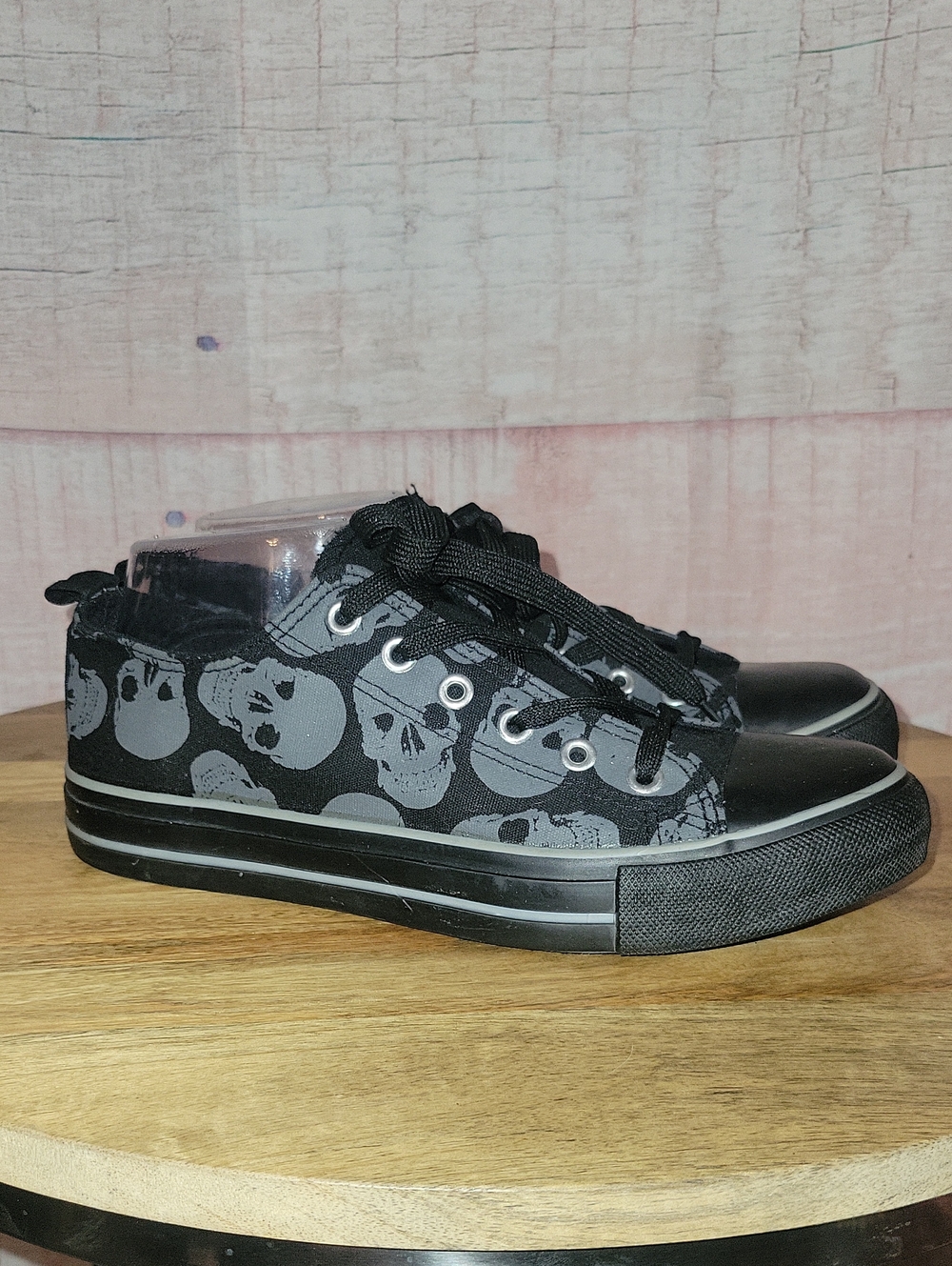 Hot Topic Skully Sneakers